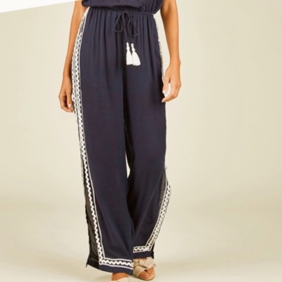 Surf Gypsy Capri Romper in Navy Size Large - Picture 2 of 5